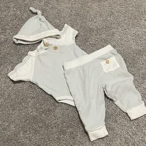 Tahari White Baby Outfit Set